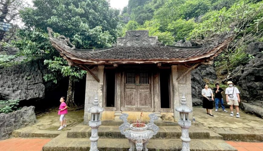 Chùa Bích Động – Ngôi Chùa Cổ Nằm Trong Hang Đá Bí Ẩn Ninh Bình
